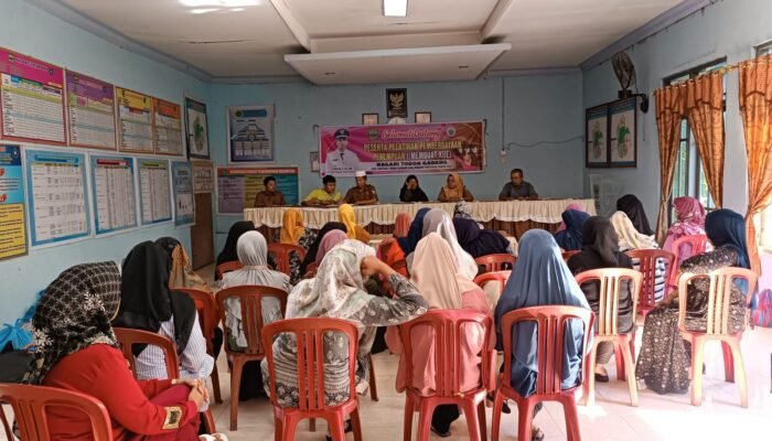 Tingkatkan Ekonomi UKM, Perempuan Toboh Gadang Dilatih Membuat Kue