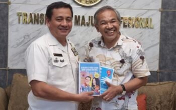 Seperti Kuliah 4 SKS, Hampir 4 Jam Diskusi dengan Ketua Yayasan Kartika Eka Paksi Letjen TNI Purn Dr Tatang Sulaiman ko