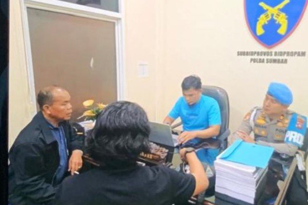 Kabag Ops AKP Dadang Iskandar sedang diperiksa Propam Polda Sumbar. (Dok.Ist)