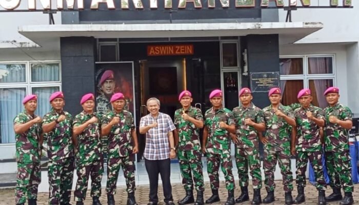 Motivator Kawakan Dr Aqua Dwipayana di Yonmarhanlan II Padang Ingatkan Pentingnya Harmoni Tugas Kedinasan dan Kehidupan Keluarga