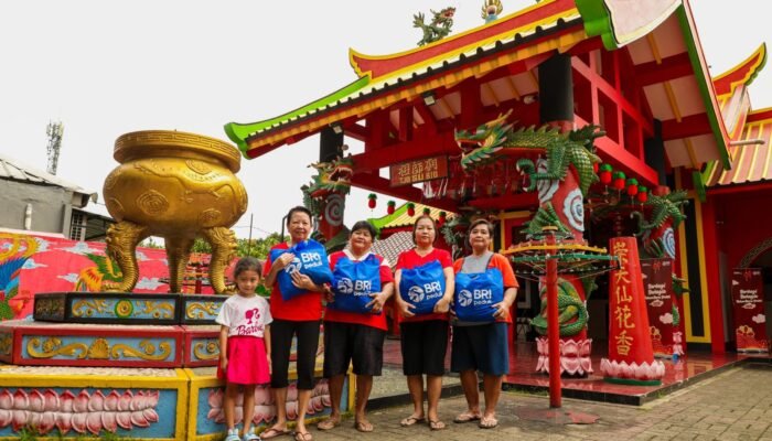 Semangat Berbagi di Tahun Baru Imlek 2025, BRI Peduli Salurkan Bantuan Sembako Bagi Warga di Tangerang dan Singkawang 