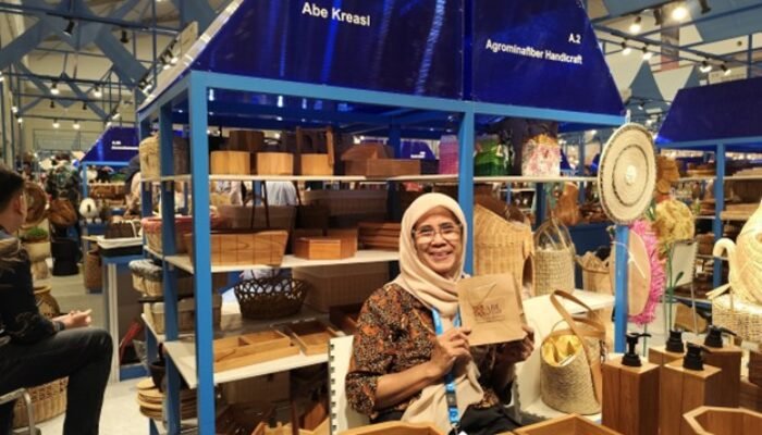 Ciptakan Produk Ramah Lingkungan, Peserta BRI UMKM EXPO(RT) Ini Olah Limbah Jati Jadi Produk Multifungsi