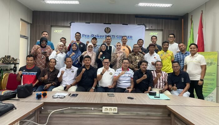 Pra Rakerprov Dibarengi Bukber dan Main Tenis Bersama, Prof Syahrial: Pelti Sumbar usai Dilantik Langsung Gas Full
