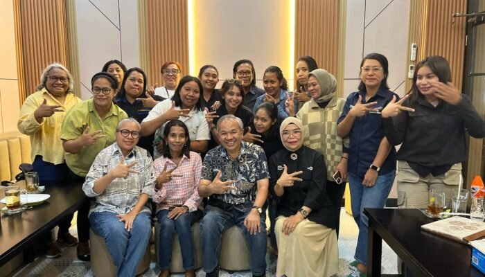 Pakar Komunikasi Dr Aqua Dwipayana Ingatkan Jurnalis Perempuan Jangan Menulis Berita “Copy Paste’