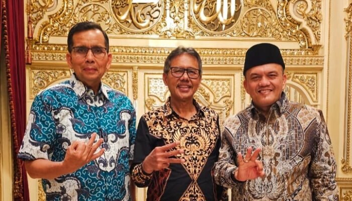 Tiga Irwan, Tiga Cahaya: Inspirasi dari Sang Pelintas Zaman untuk Keluarga Besar Ikasmantri