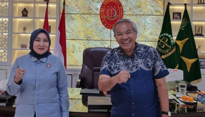 Dua Kali Jadi Kajati, Satu Hati Jadi Ibu Hebat
